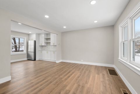 Tiny photo for 9534 S Euclid Avenue, Chicago, IL 60617 (MLS # 12530796)