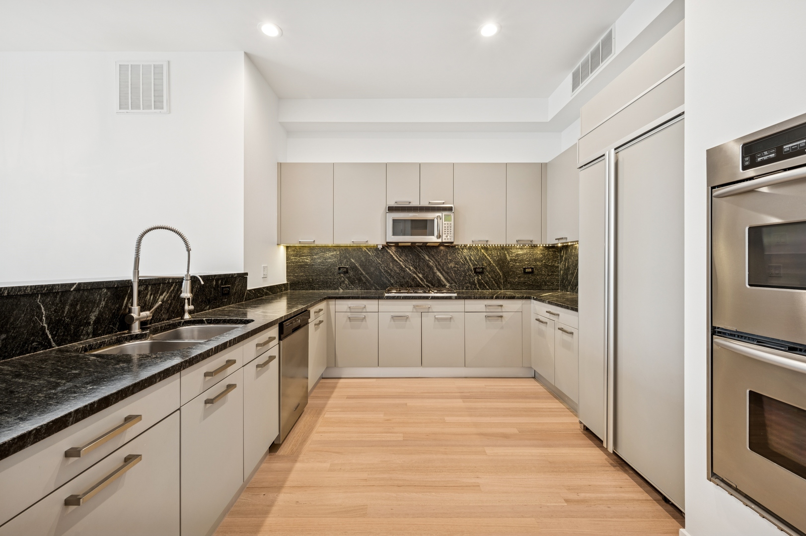 500 W SUPERIOR Street 805