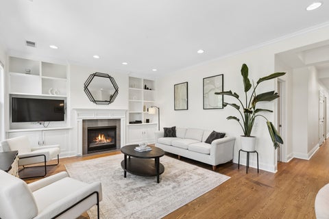 Tiny photo for 1355 N Mohawk Street #3N, Chicago, IL 60610 (MLS # 12672942)