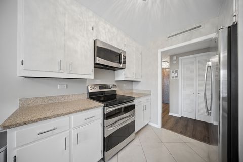 Tiny photo for 44 PARK Lane #232, Park Ridge, IL 60068 (MLS # 12596834)