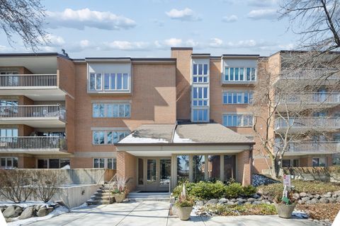 Tiny photo for 44 PARK Lane #232, Park Ridge, IL 60068 (MLS # 12596834)