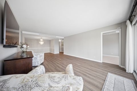 Tiny photo for 44 PARK Lane #232, Park Ridge, IL 60068 (MLS # 12596834)