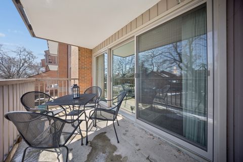 Tiny photo for 44 PARK Lane #232, Park Ridge, IL 60068 (MLS # 12596834)