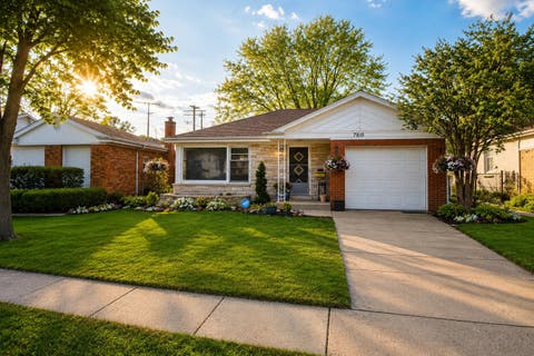 Photo of 7810 Kilbourn Avenue, Skokie, IL 60076 (MLS # 12682561)