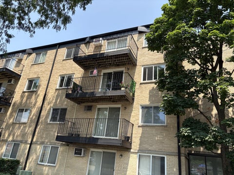 Tiny photo for 2424 E Oakton Street #4F, Arlington Heights, IL 60004 (MLS # 12679492)