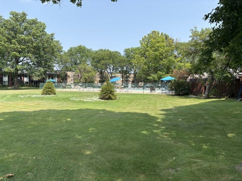 Tiny photo for 2424 E Oakton Street #4F, Arlington Heights, IL 60004 (MLS # 12679492)