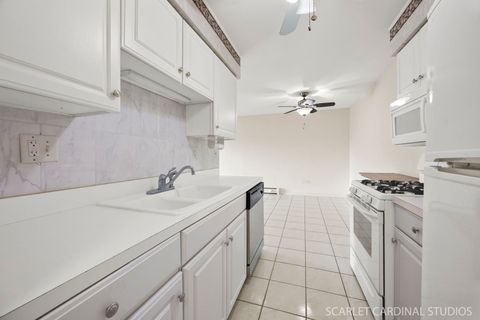 Tiny photo for 1198 Royal Glen Drive #314, Glen Ellyn, IL 60137 (MLS # 12543127)