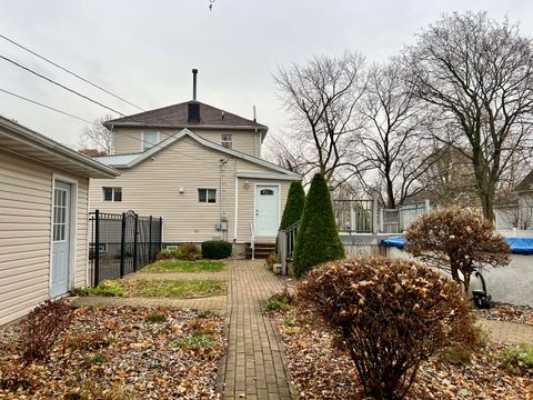 Tiny photo for 118 N Hartwell Street, Gilman, IL 60938 (MLS # 12514905)