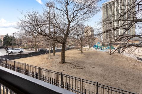Tiny photo for 5901 N Sheridan Road #2K, Chicago, IL 60660 (MLS # 12579490)