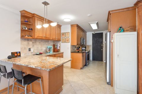 Tiny photo for 5901 N Sheridan Road #2K, Chicago, IL 60660 (MLS # 12579490)