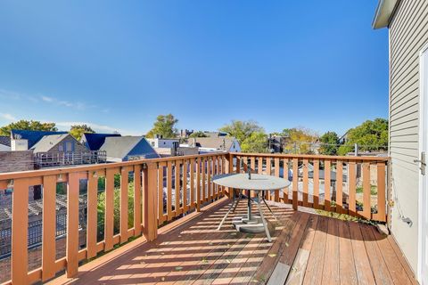 Tiny photo for 1447 W Warner Avenue #3W, Chicago, IL 60613 (MLS # 12505857)