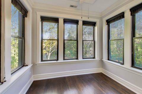 Tiny photo for 1447 W Warner Avenue #3W, Chicago, IL 60613 (MLS # 12505857)