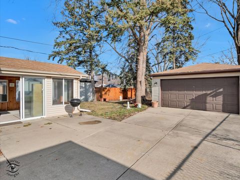 Tiny photo for 15043 Tripp Avenue, Midlothian, IL 60445 (MLS # 12536396)