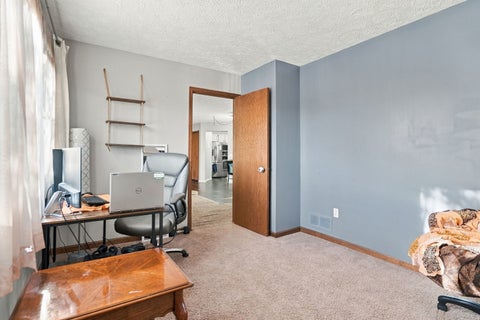 Tiny photo for 4195 FAIRVIEW Drive #8, Bettendorf, IA 52722 (MLS # 12794659)