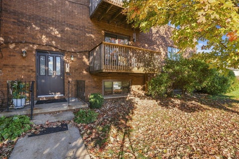 Tiny photo for 4195 FAIRVIEW Drive #8, Bettendorf, IA 52722 (MLS # 12794659)