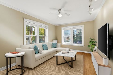 Tiny photo for 1014 W Barry Avenue #1, Chicago, IL 60657 (MLS # 12527895)