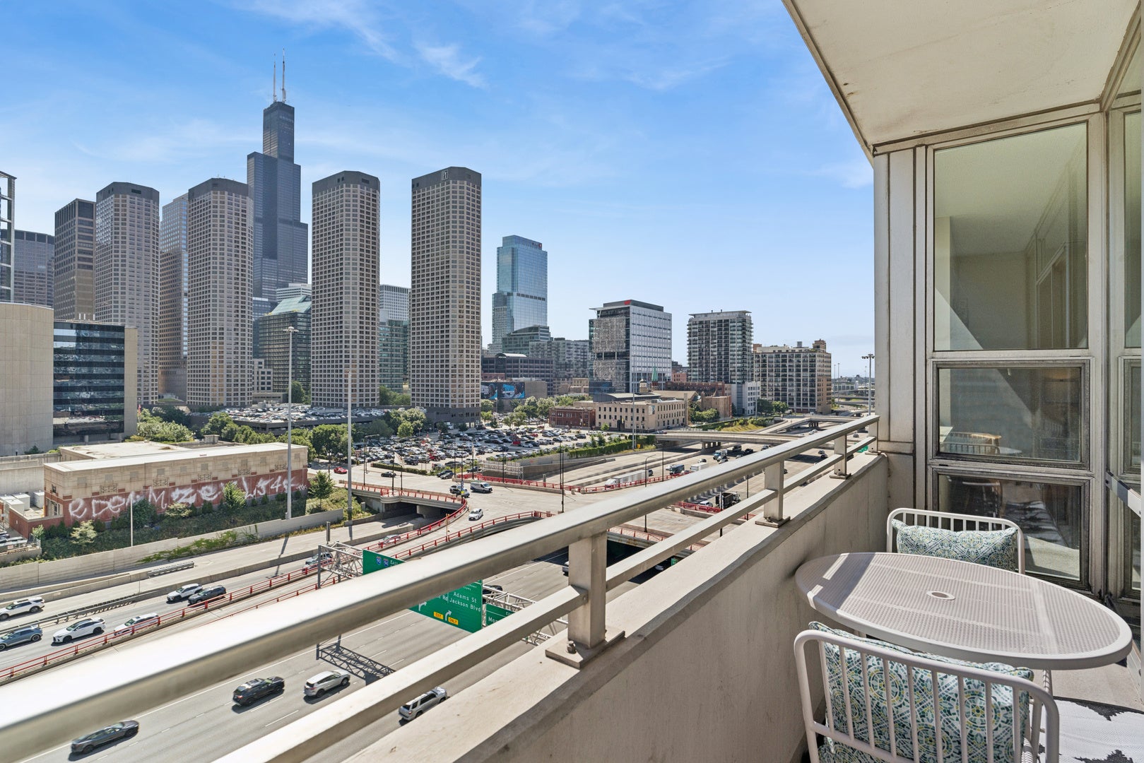 737 W Washington Boulevard 806