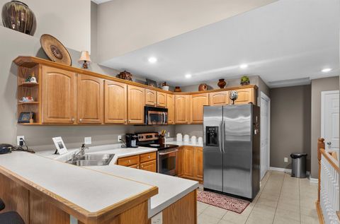 Tiny photo for 5040 55th Avenue, Bettendorf, IA 52722 (MLS # 100000506)