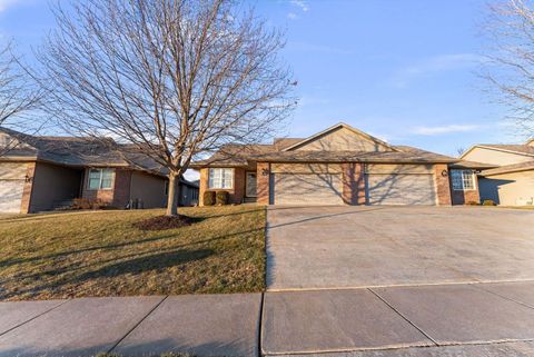 Tiny photo for 5040 55th Avenue, Bettendorf, IA 52722 (MLS # 100000506)