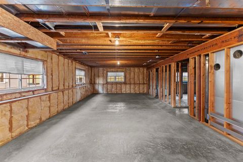 Tiny photo for 5040 55th Avenue, Bettendorf, IA 52722 (MLS # 100000506)