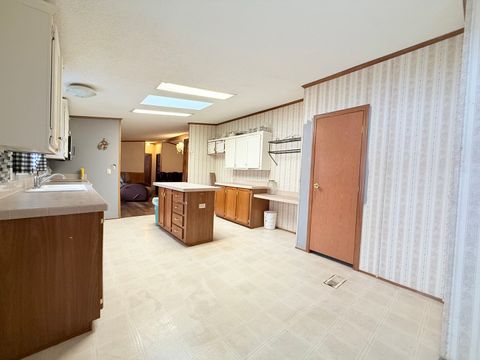 Tiny photo for 410 W Mable Street, Harrisburg, IL 62946 (MLS # 12560362)