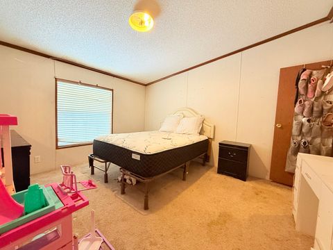 Tiny photo for 410 W Mable Street, Harrisburg, IL 62946 (MLS # 12560362)