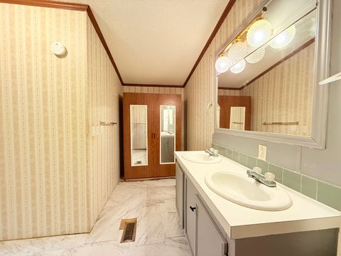 Tiny photo for 410 W Mable Street, Harrisburg, IL 62946 (MLS # 12560362)