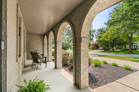 Tiny photo for 11512 Woodglen Lane, Burr Ridge, IL 60527 (MLS # 12701618)