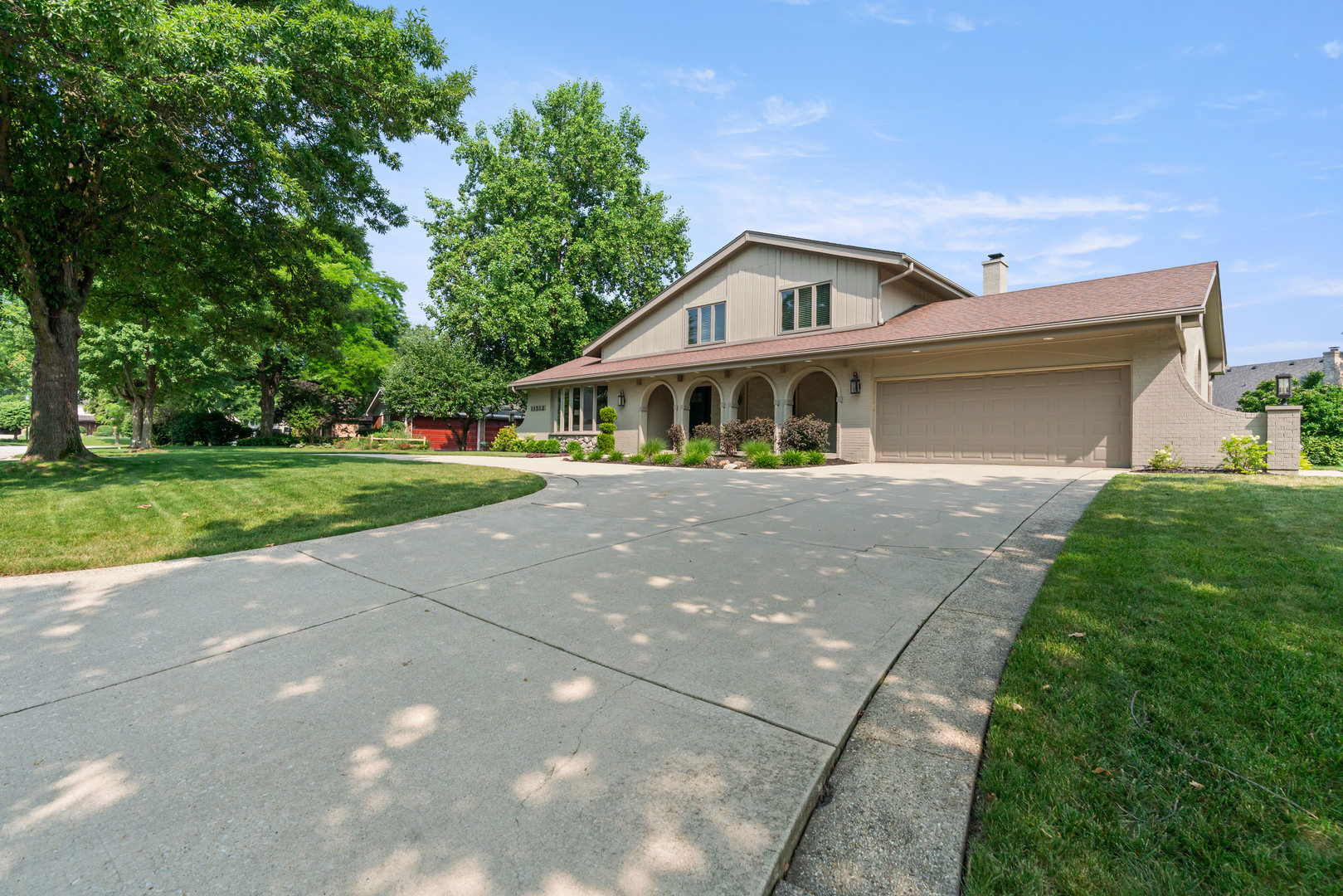 11512 Woodglen Lane