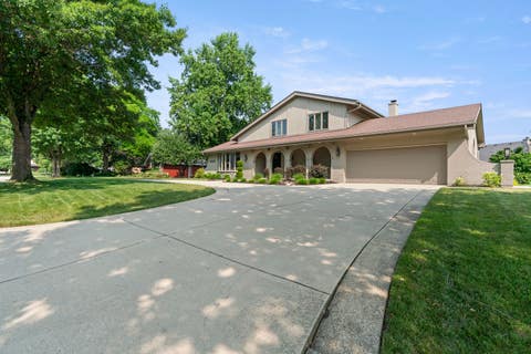 Tiny photo for 11512 Woodglen Lane, Burr Ridge, IL 60527 (MLS # 12701618)
