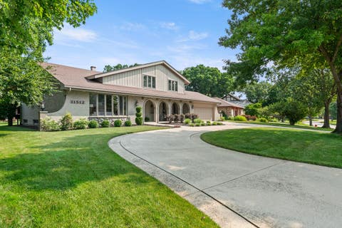 Tiny photo for 11512 Woodglen Lane, Burr Ridge, IL 60527 (MLS # 12701618)