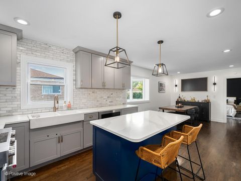 Tiny photo for 10800 S Kostner Avenue, Oak Lawn, IL 60453 (MLS # 12487324)