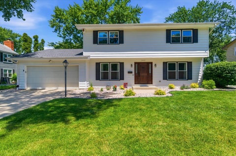Photo of 2357 Wyckwood Drive, Aurora, IL 60506 (MLS # 12626264)