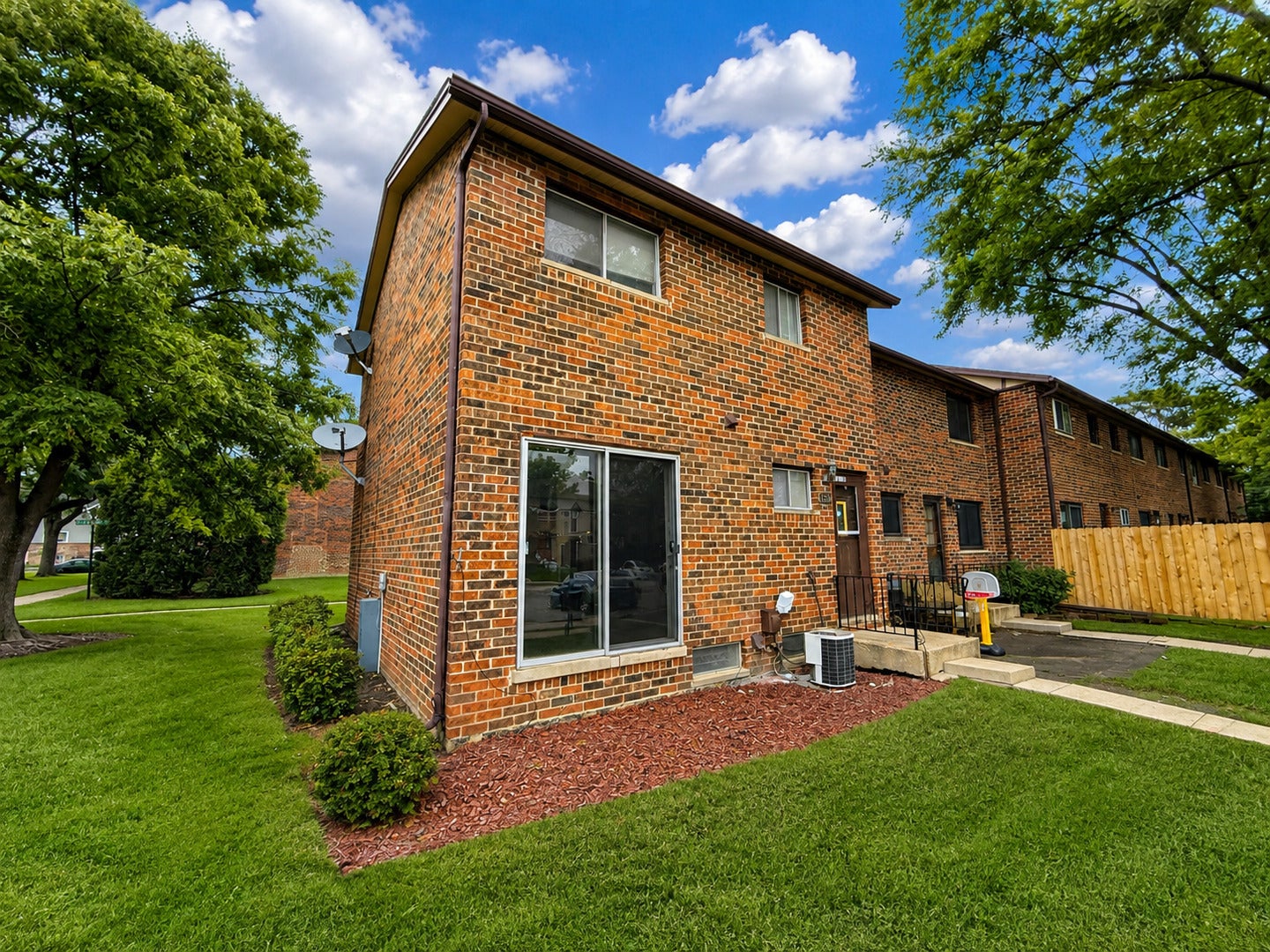 18W123 Kirkland Lane