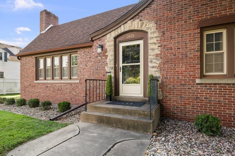 Photo of 2601 12th Street, Moline, IL 61265 (MLS # 12745112)