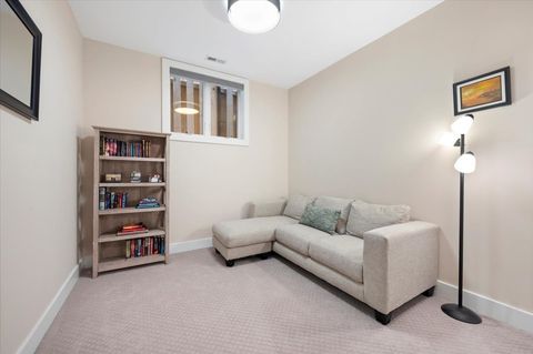Tiny photo for 3330 N Clifton Avenue #1, Chicago, IL 60657 (MLS # 12514925)