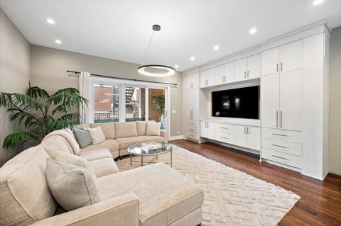 Tiny photo for 3330 N Clifton Avenue #1, Chicago, IL 60657 (MLS # 12514925)