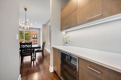 Tiny photo for 3330 N Clifton Avenue #1, Chicago, IL 60657 (MLS # 12514925)