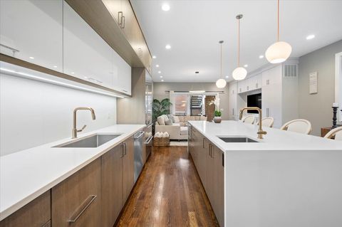 Tiny photo for 3330 N Clifton Avenue #1, Chicago, IL 60657 (MLS # 12514925)