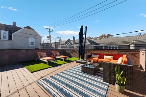 Tiny photo for 3330 N Clifton Avenue #1, Chicago, IL 60657 (MLS # 12514925)