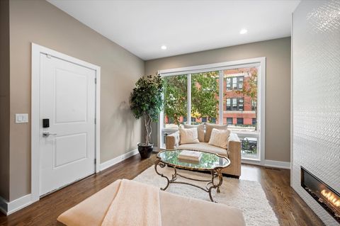 Tiny photo for 3330 N Clifton Avenue #1, Chicago, IL 60657 (MLS # 12514925)