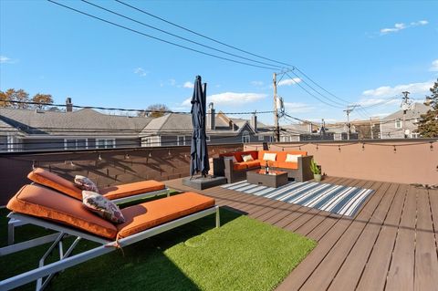 Tiny photo for 3330 N Clifton Avenue #1, Chicago, IL 60657 (MLS # 12514925)