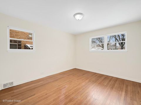 Tiny photo for Chicago, IL 60645 (MLS # 12648467)