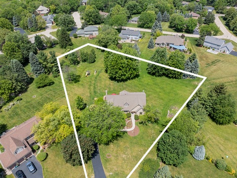 Tiny photo for 214 Red Bud Circle, Sleepy Hollow, IL 60118 (MLS # 12666482)