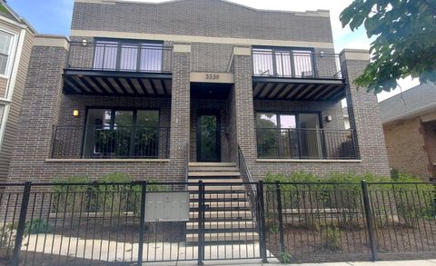 3339 N Ridgeway Avenue 2N Chicago IL 60618
