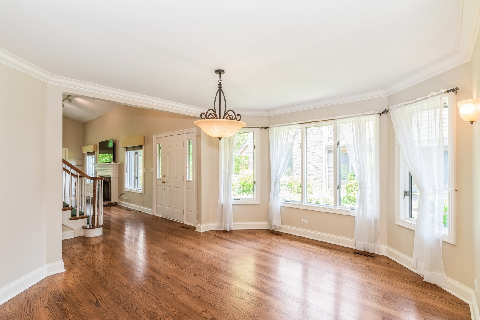1922 Forest Creek Lane