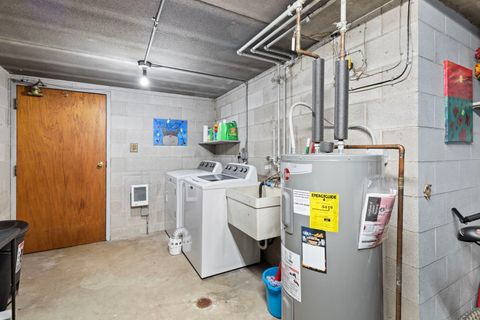 Tiny photo for 4115 W 98th Street #B, Oak Lawn, IL 60453 (MLS # 12585370)