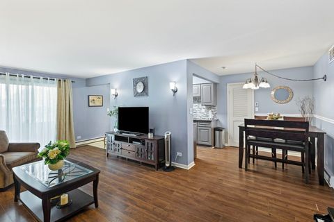 Tiny photo for 4115 W 98th Street #B, Oak Lawn, IL 60453 (MLS # 12585370)