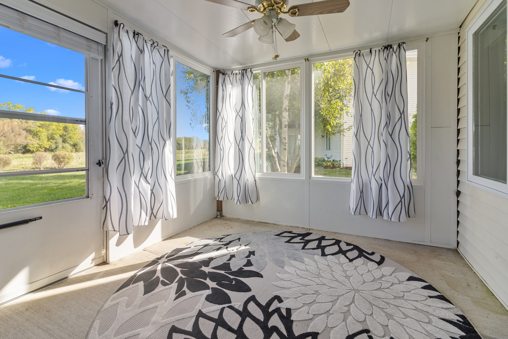 Delavan, Wisconsin 53115, United States, 3 Bedrooms Bedrooms, ,3 BathroomsBathrooms,Residential,Active,223315