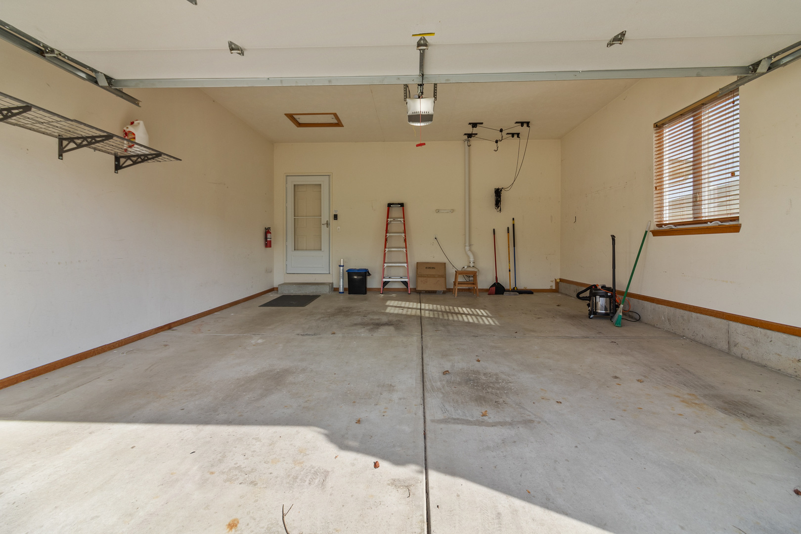 Delavan, Wisconsin 53115, United States, 3 Bedrooms Bedrooms, ,3 BathroomsBathrooms,Residential,Active,223315